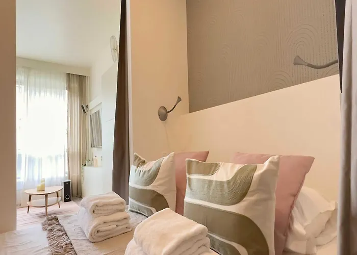 Cosy - Champs-elysees - Mobility Lease Apartment Paris